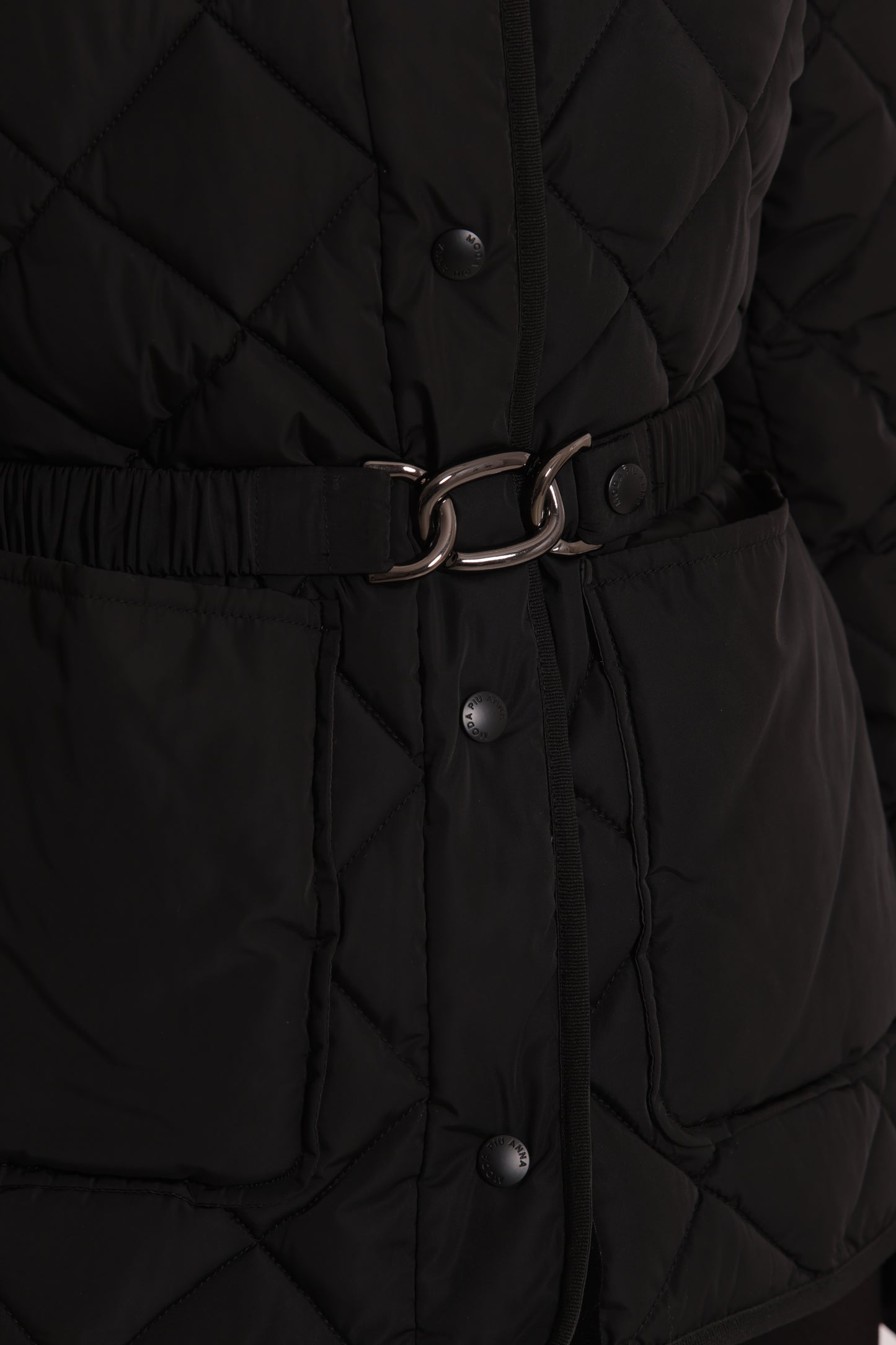 PIUMINO CORTO CON COLLO EFFETTO PELLICCIA CON CINTURA