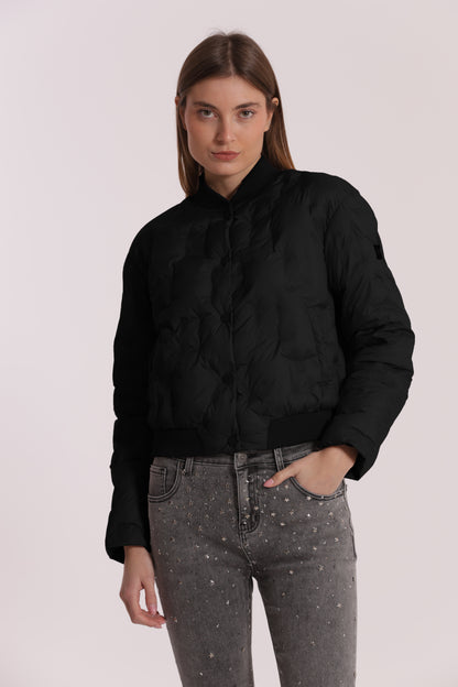 PIUMINO CORTO CON TRAMA GEOMETRICA