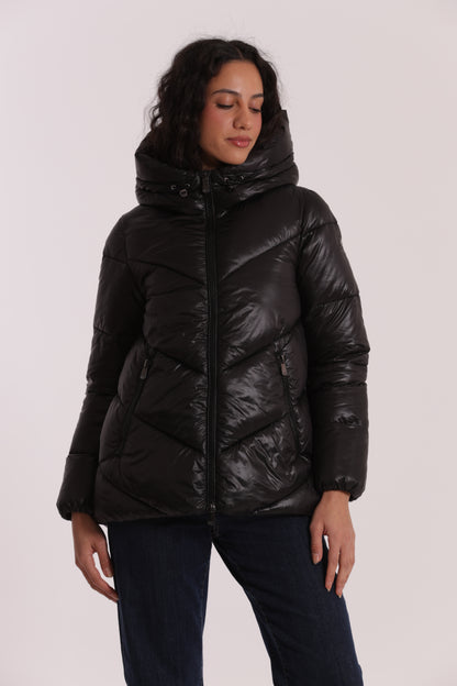 PIUMINO CORTO CON CAPPUCCIO TRAMA GEOMETRICA