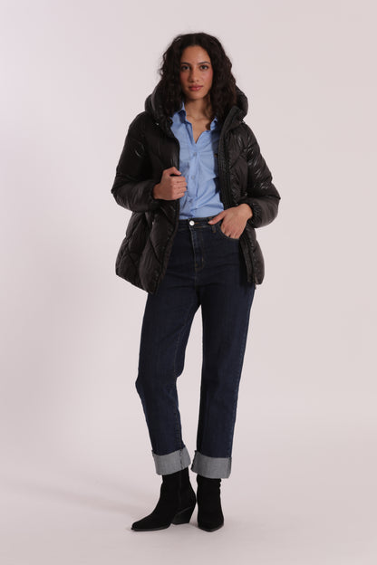 PIUMINO CORTO CON CAPPUCCIO TRAMA GEOMETRICA