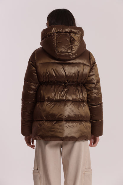 PIUMINO CORTO CON CAPPUCCIO TRAMA GEOMETRICA