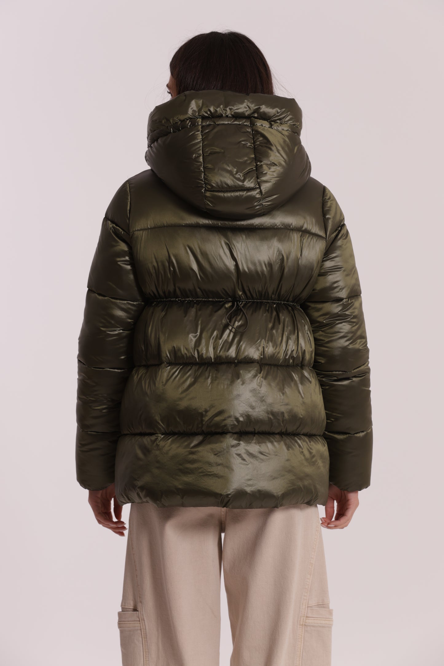 PIUMINO CORTO CON CAPPUCCIO TRAMA GEOMETRICA