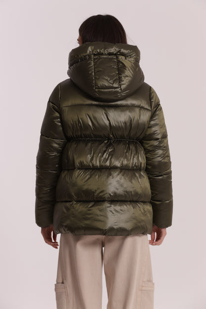 PIUMINO CORTO CON CAPPUCCIO TRAMA GEOMETRICA