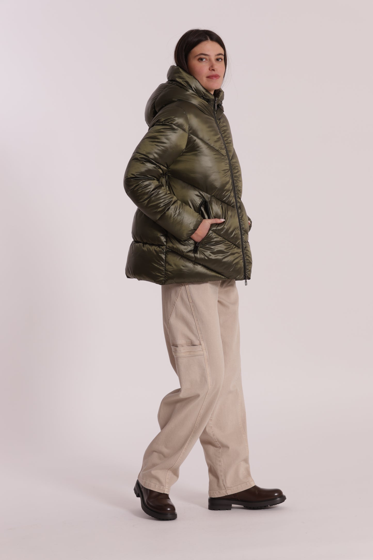 PIUMINO CORTO CON CAPPUCCIO TRAMA GEOMETRICA