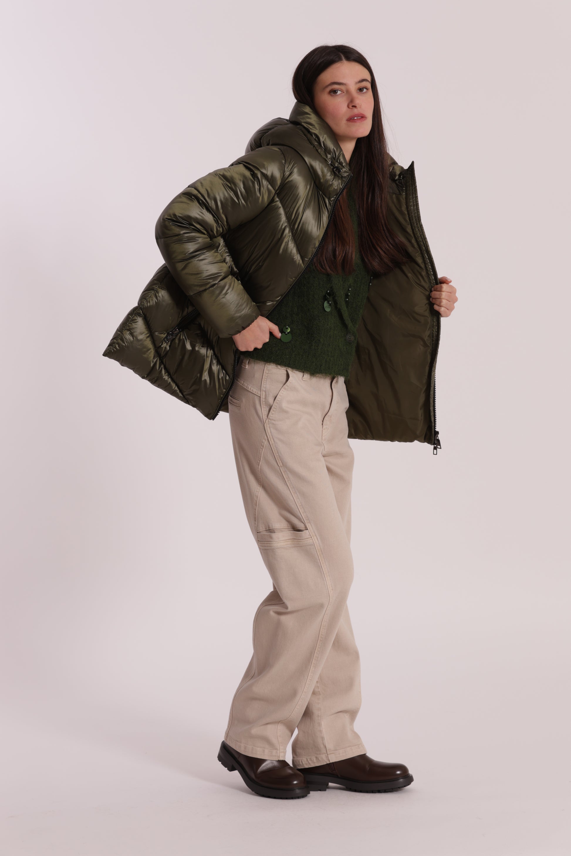 PIUMINO CORTO CON CAPPUCCIO TRAMA GEOMETRICA