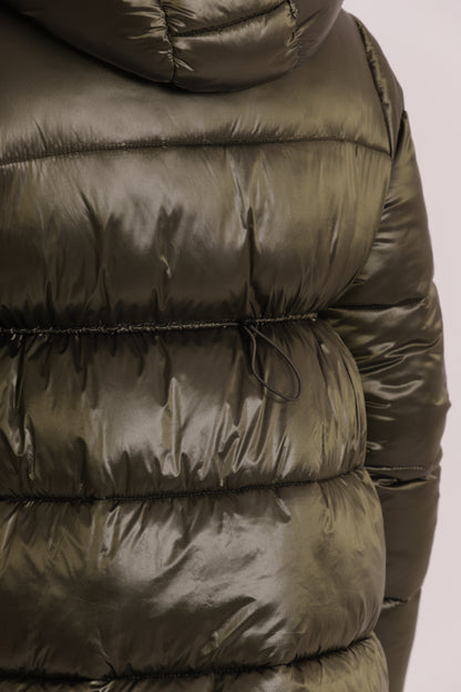 PIUMINO CORTO CON CAPPUCCIO TRAMA GEOMETRICA