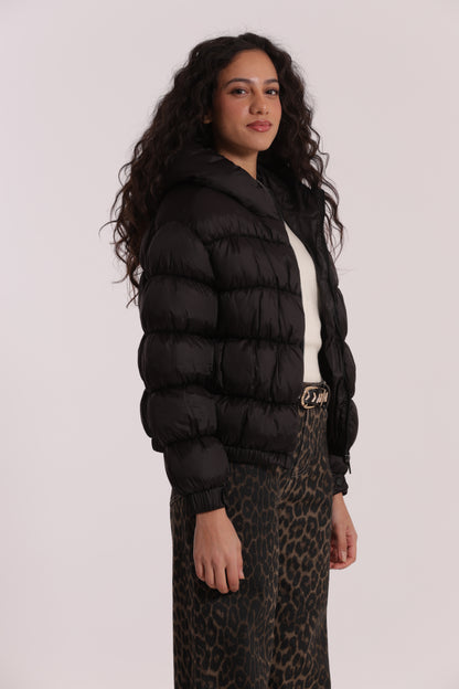 PIUMINO CORTO BOMBER CON CAPPUCCIO