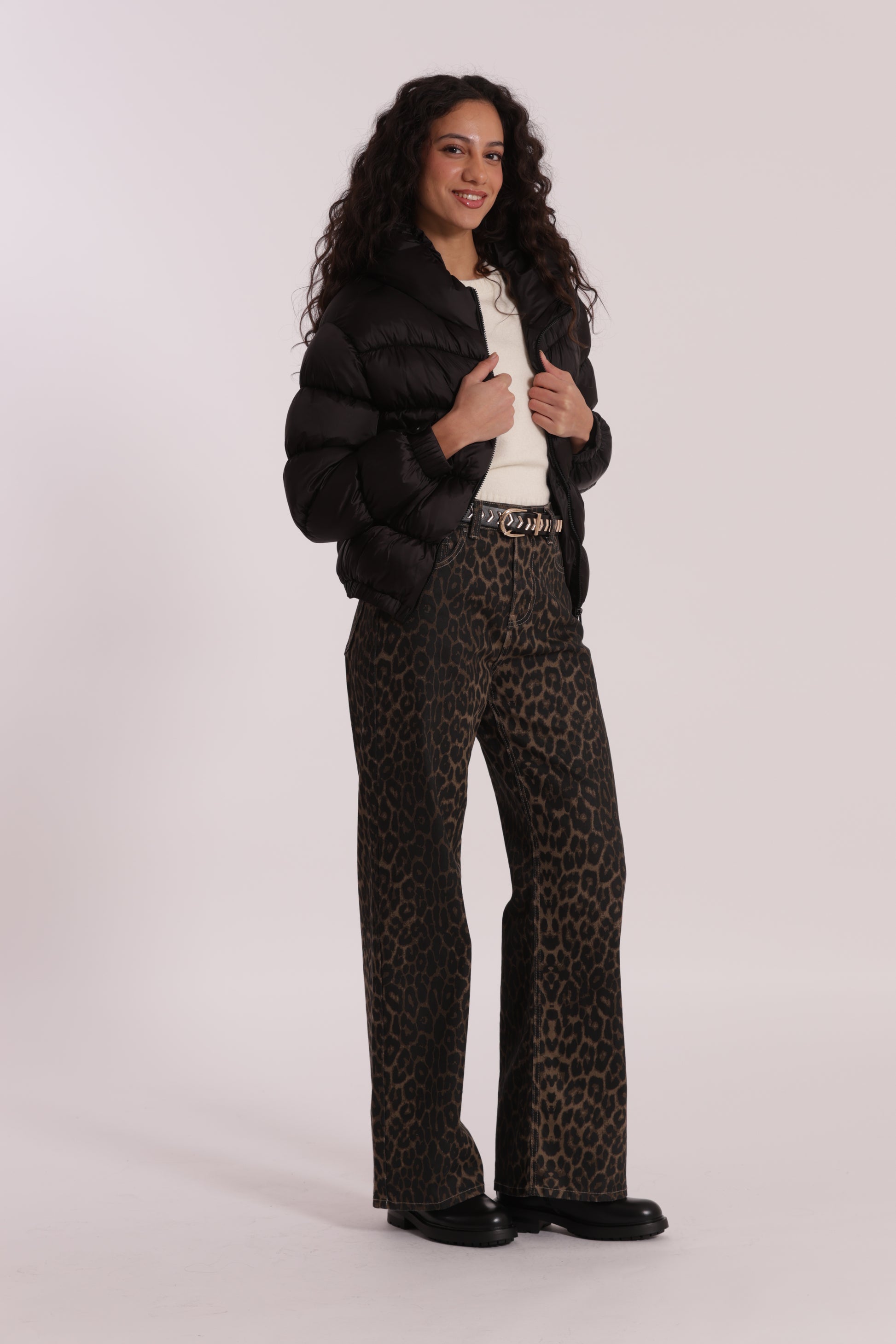 PIUMINO CORTO BOMBER CON CAPPUCCIO