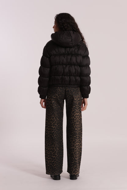 PIUMINO CORTO BOMBER CON CAPPUCCIO