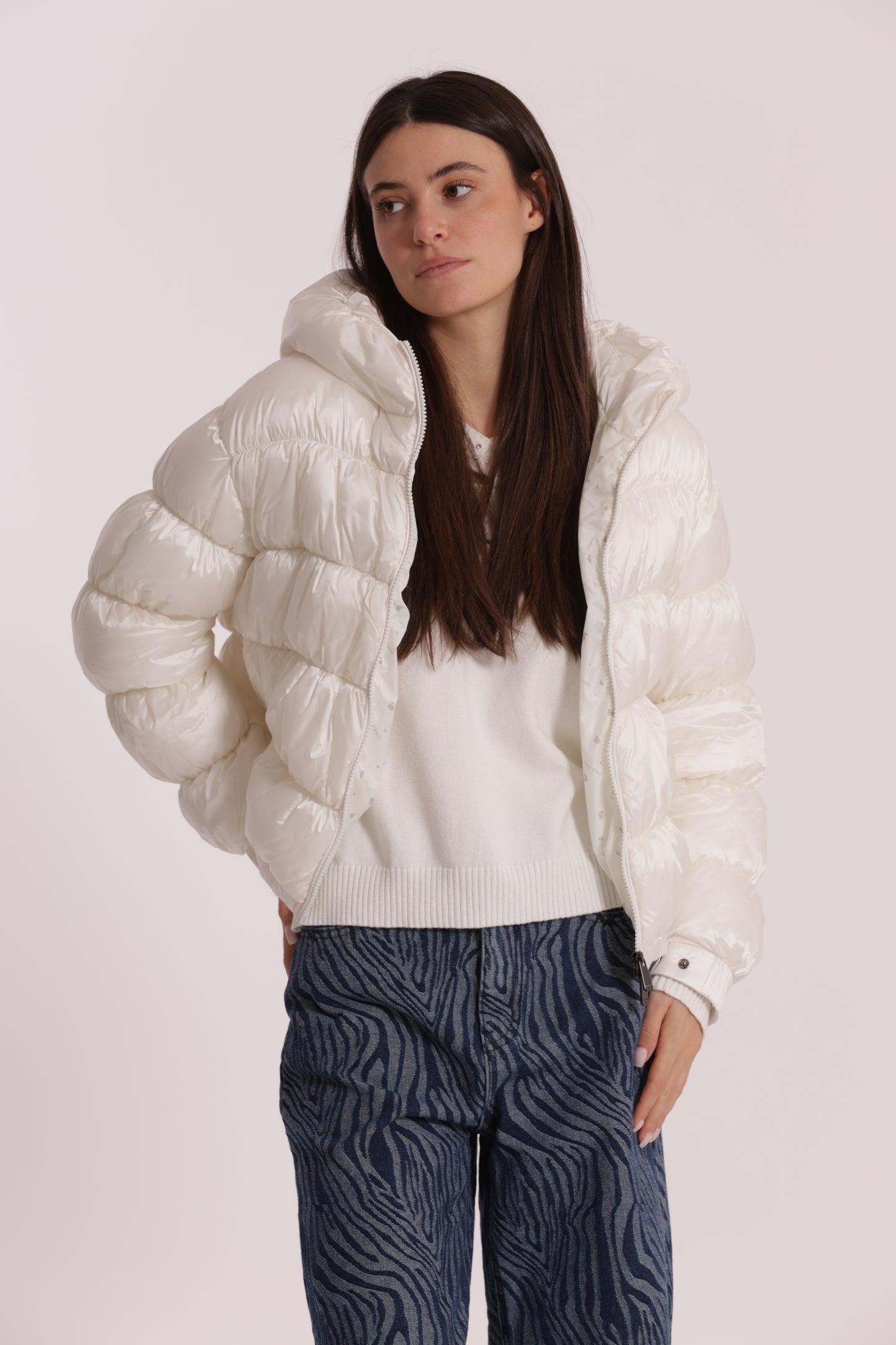 PIUMINO CORTO BOMBER CON CAPPUCCIO