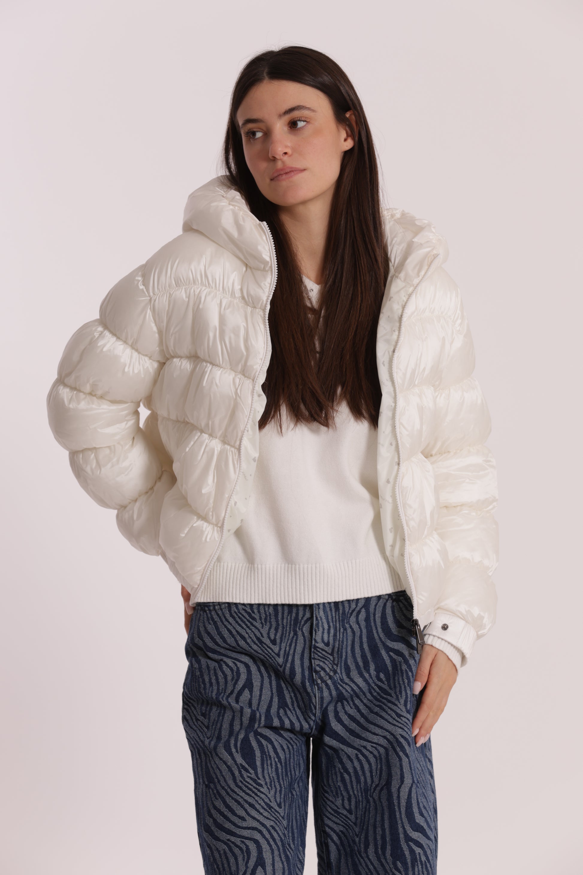 PIUMINO CORTO BOMBER CON CAPPUCCIO