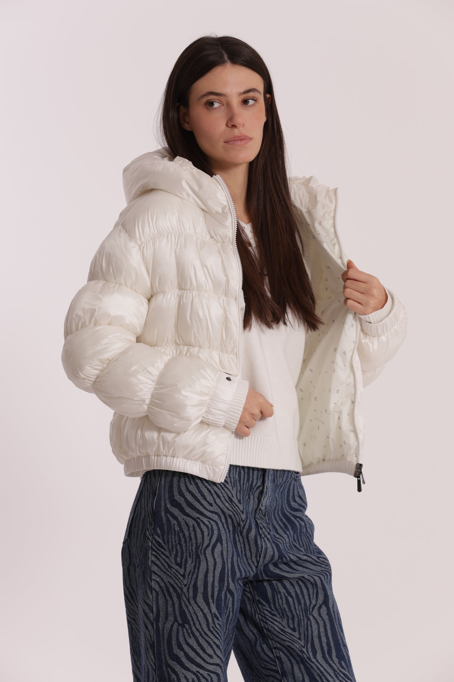 PIUMINO CORTO BOMBER CON CAPPUCCIO