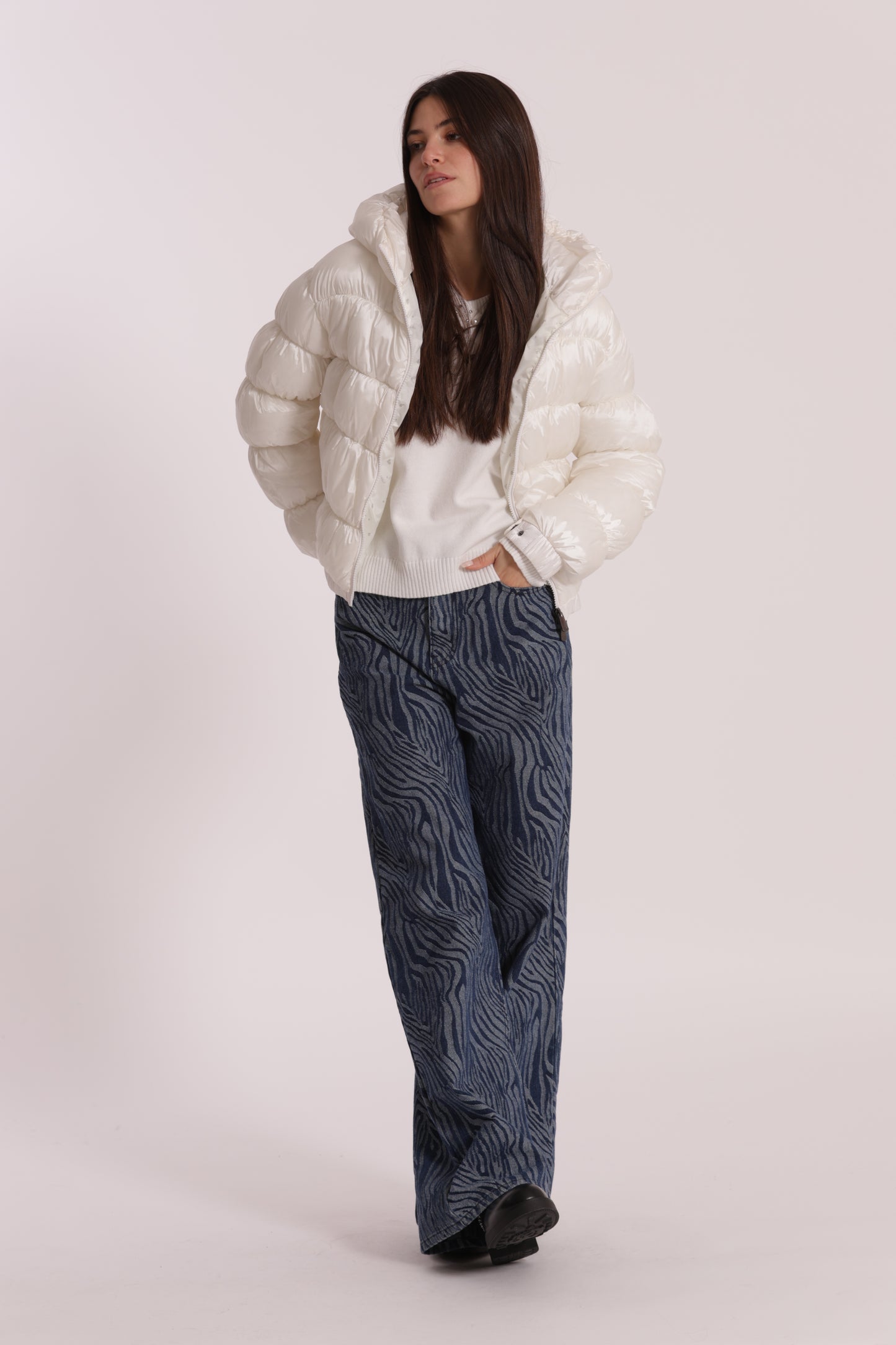 PIUMINO CORTO BOMBER CON CAPPUCCIO