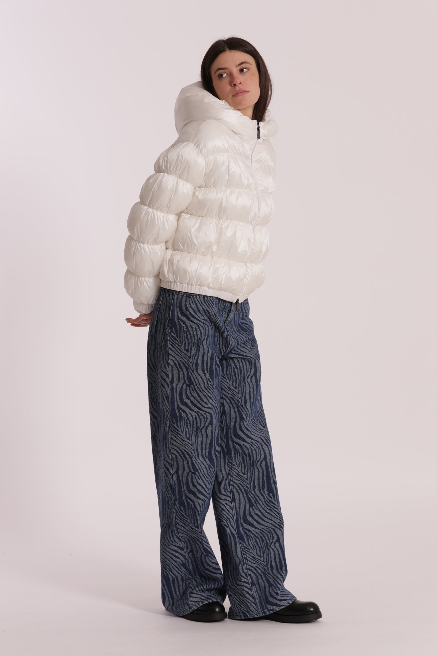 PIUMINO CORTO BOMBER CON CAPPUCCIO