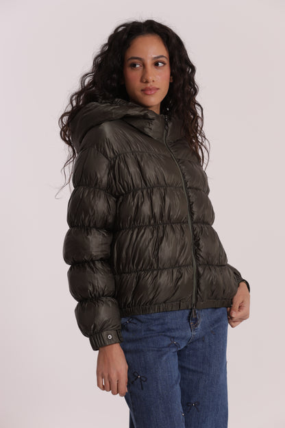 PIUMINO CORTO BOMBER CON CAPPUCCIO