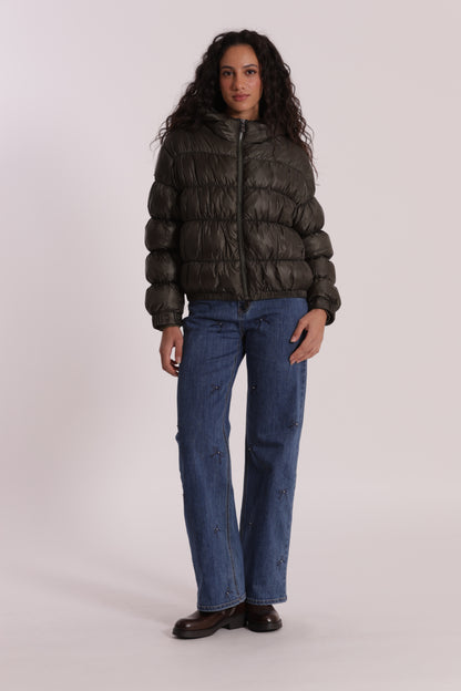 PIUMINO CORTO BOMBER CON CAPPUCCIO