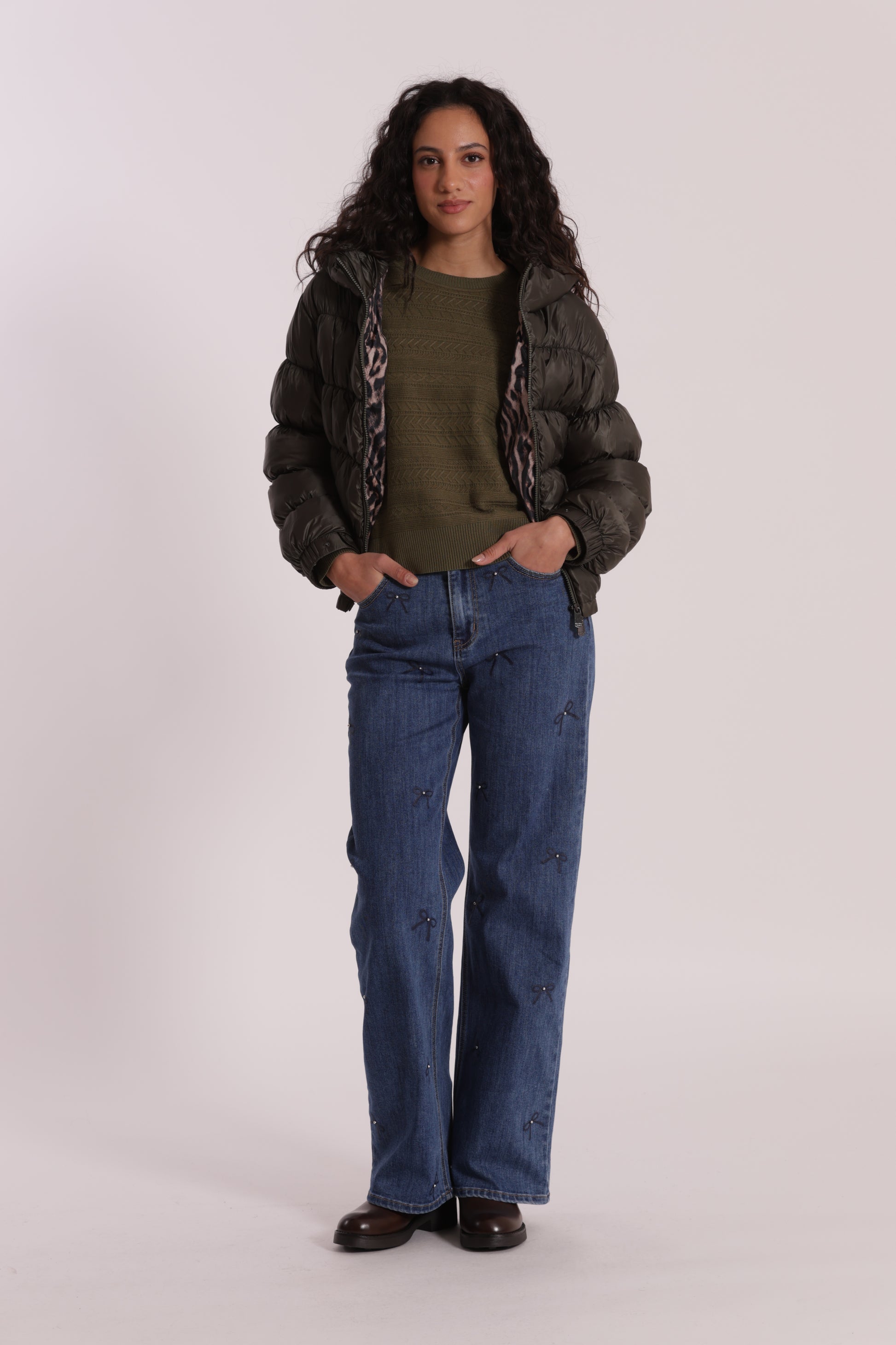 PIUMINO CORTO BOMBER CON CAPPUCCIO