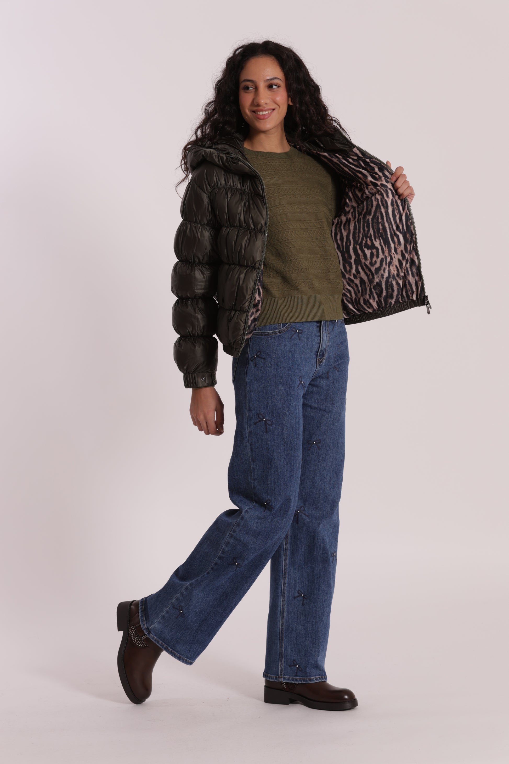 PIUMINO CORTO BOMBER CON CAPPUCCIO