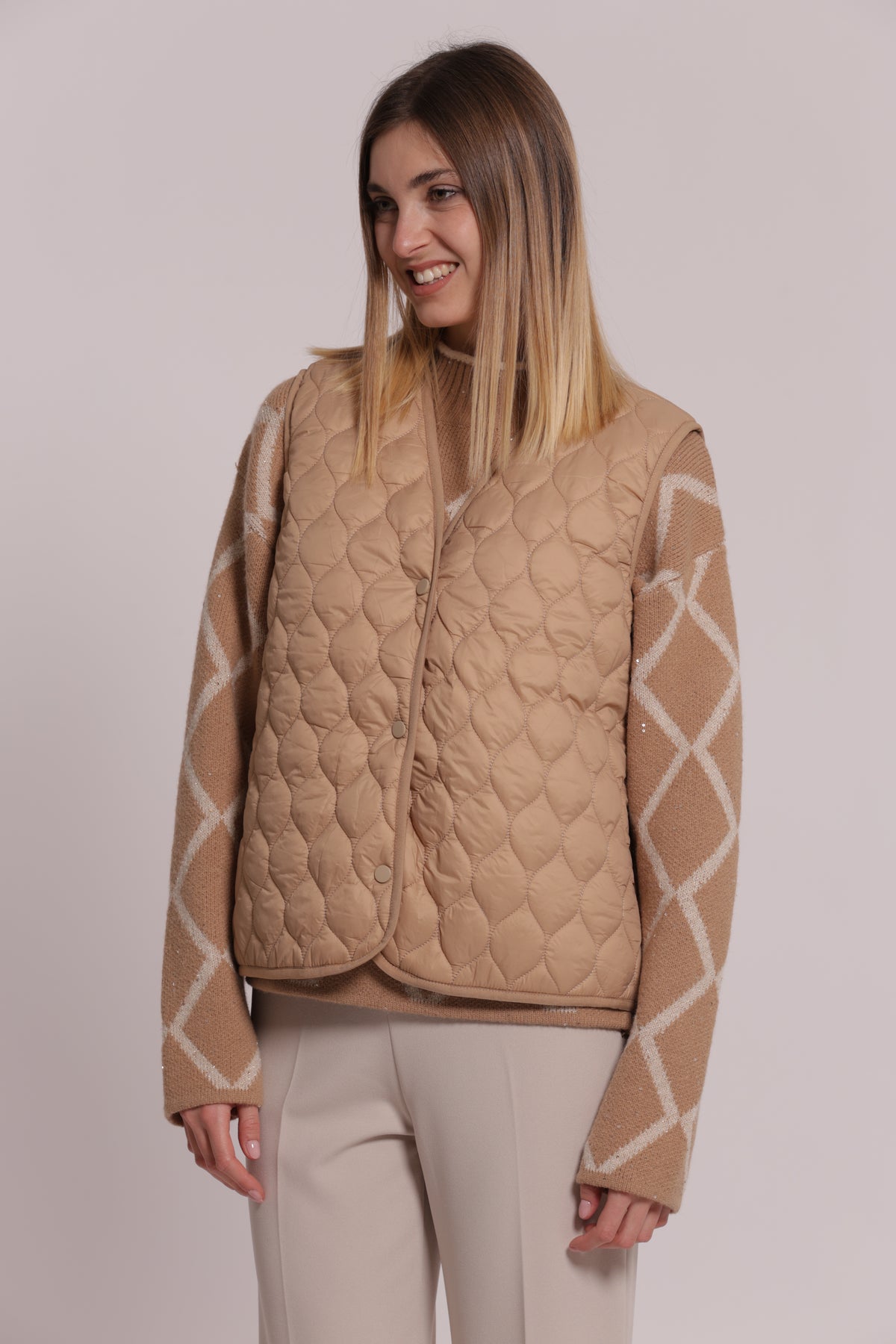 GILET PIUMINO CORTO TRAPUNTATO