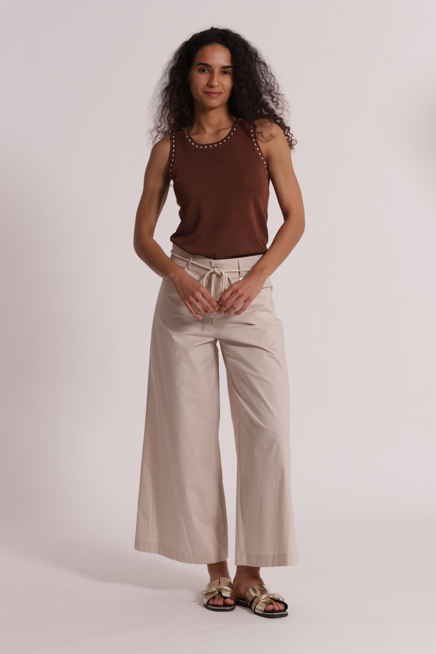 PANTALONI CON CORDINO IN VITA