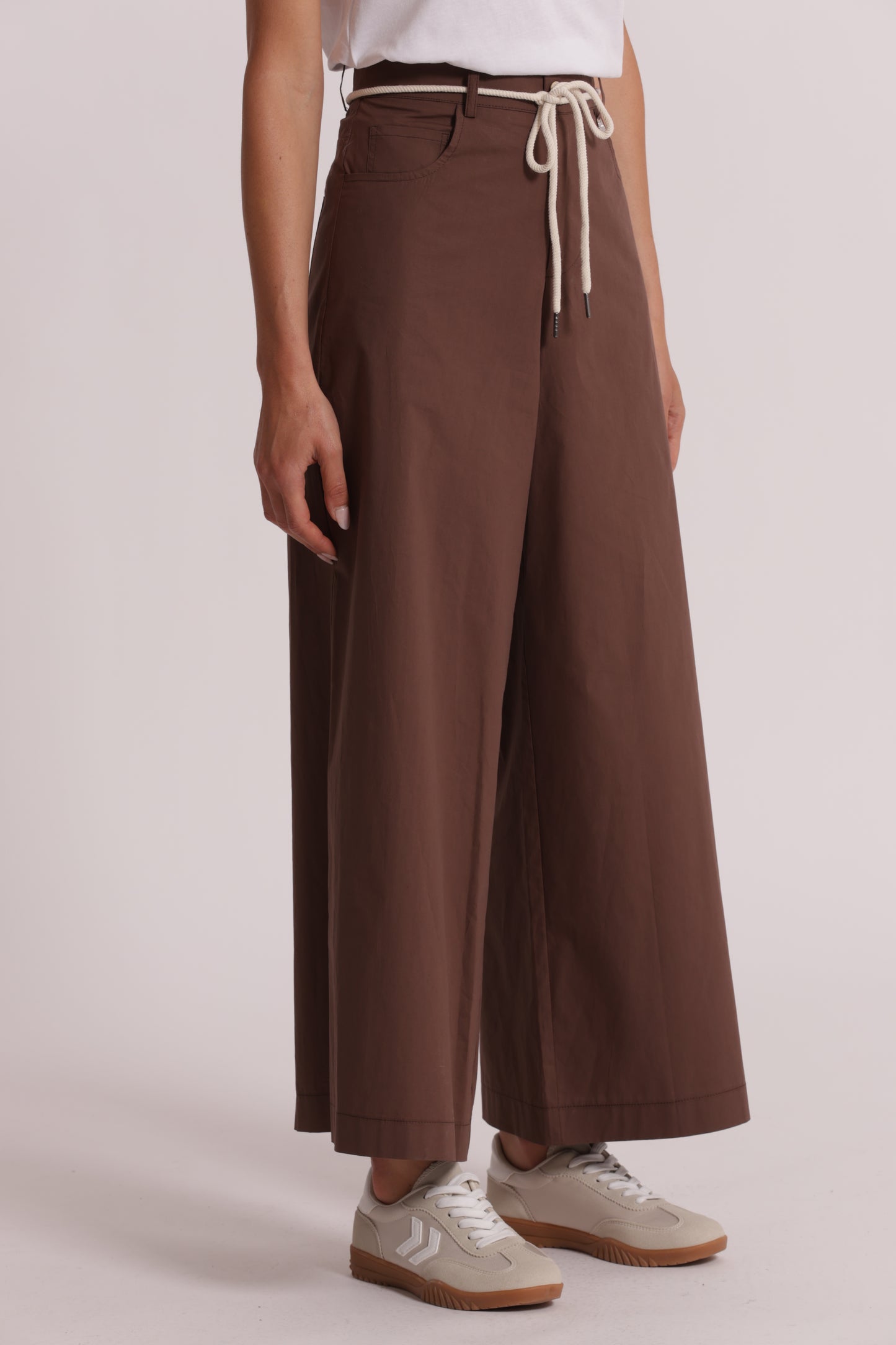PANTALONI CON CORDINO IN VITA