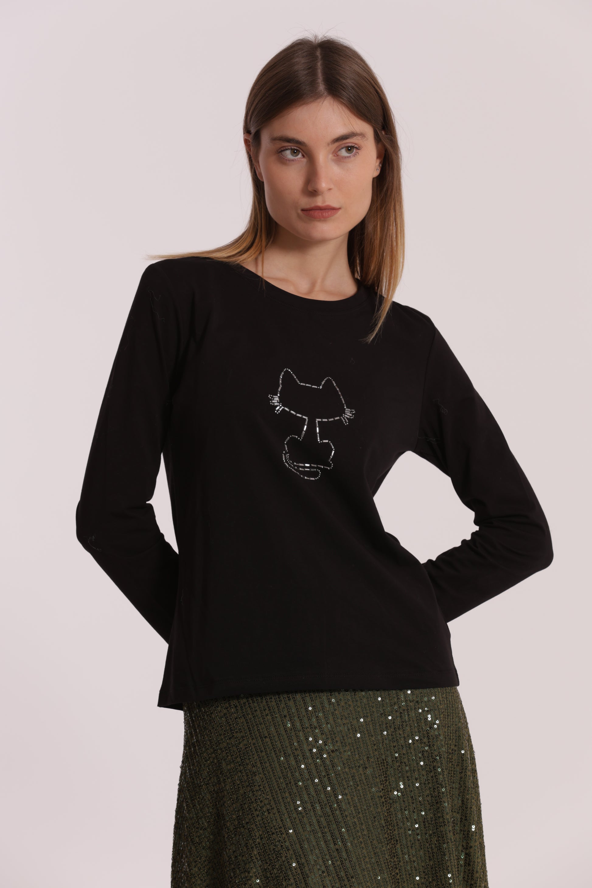 T-SHIRT CON GATTO CATENA