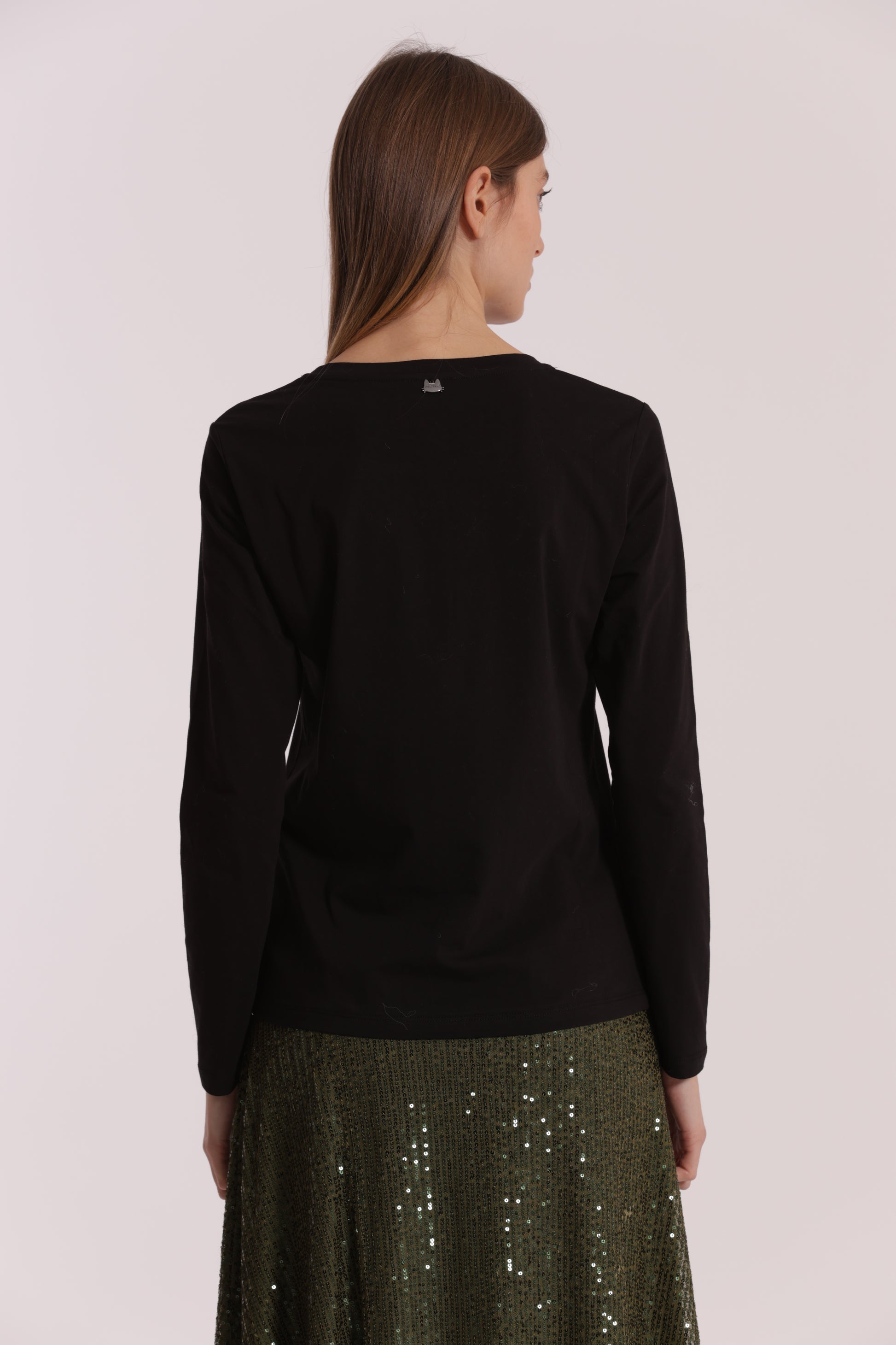 T-SHIRT CON GATTO CATENA