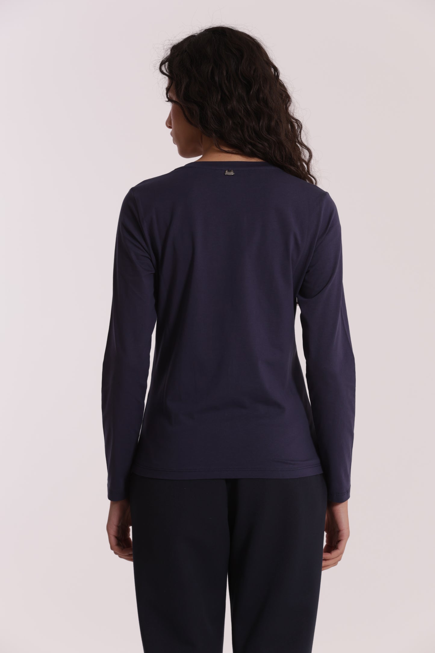 T-SHIRT CON GATTO CATENA
