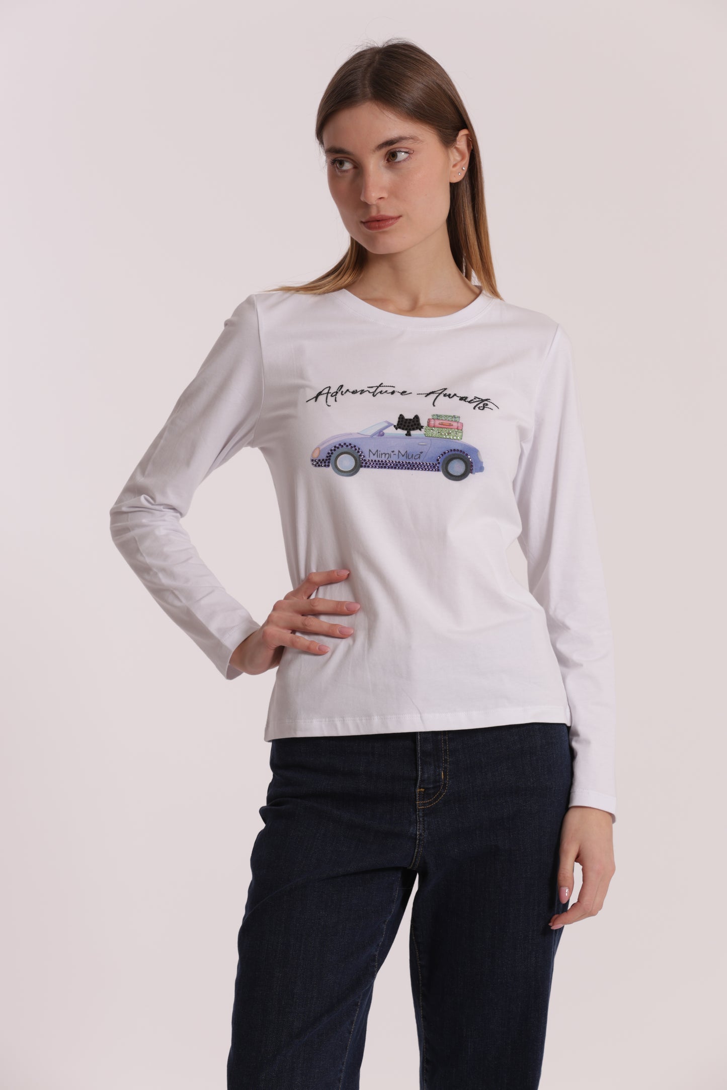 T-SHIRT "ADVENTURE AWAITS"