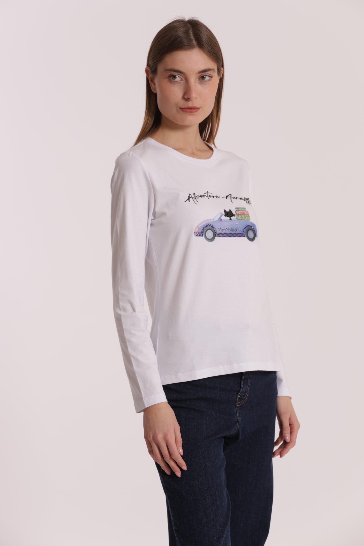 T-SHIRT "ADVENTURE AWAITS"