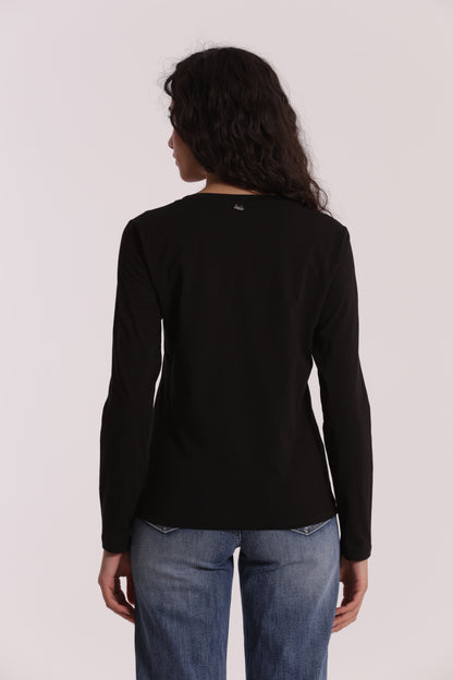 T-SHIRT "ADVENTURE AWAITS"