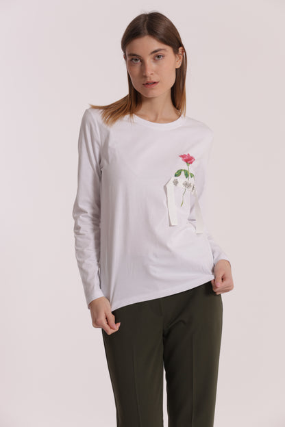 T-SHIRT CON ROSA
