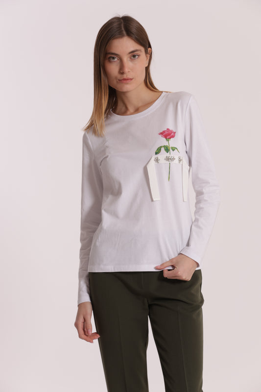 T-SHIRT CON ROSA