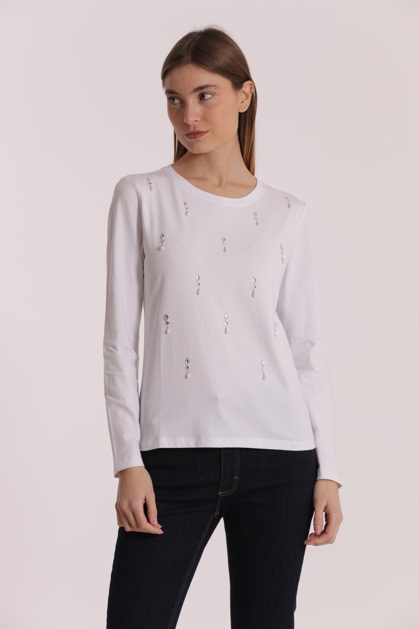 T-SHIRT CON PIOGGIA DI PERLE