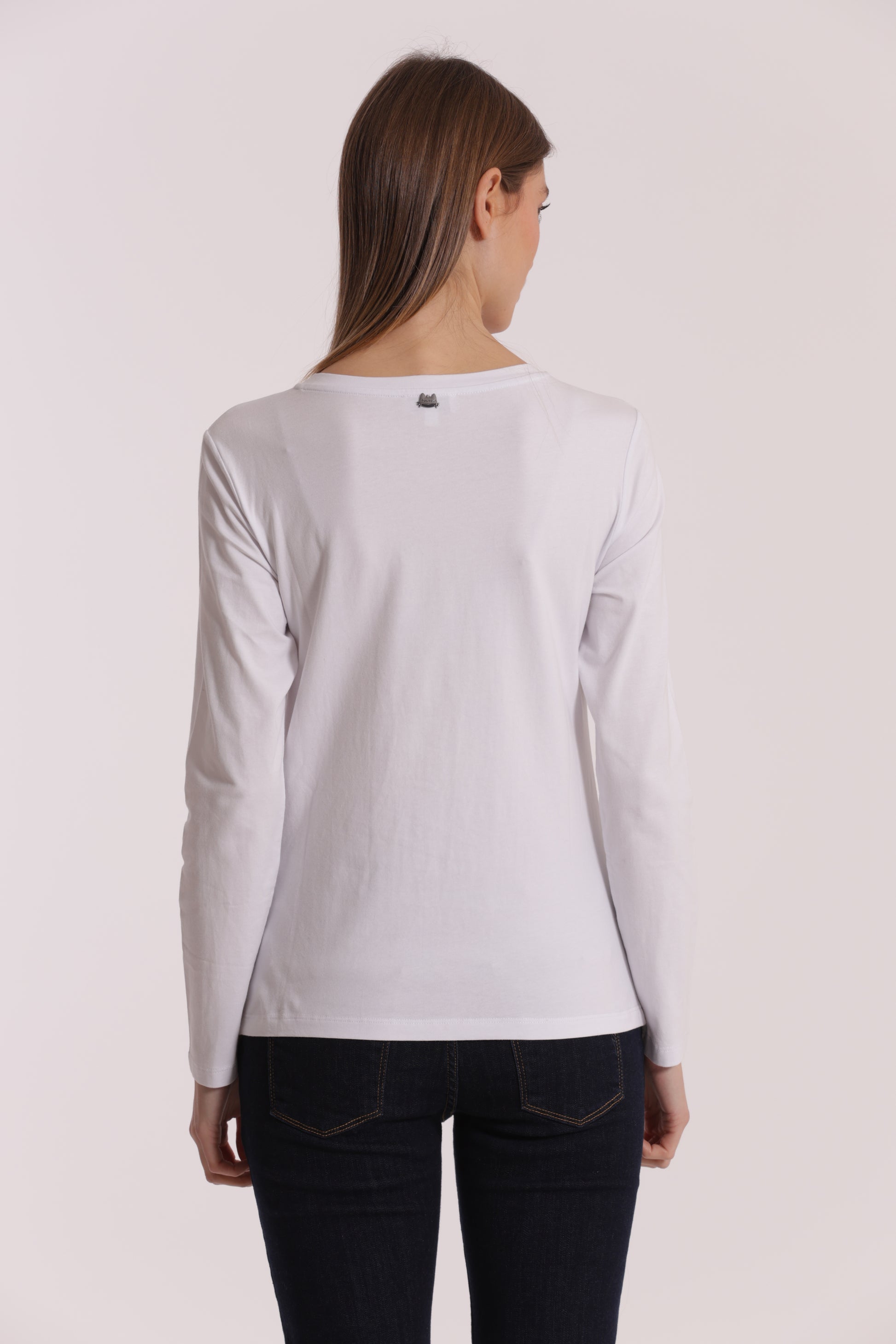 T-SHIRT CON PIOGGIA DI PERLE