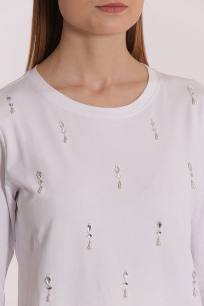 T-SHIRT CON PIOGGIA DI PERLE