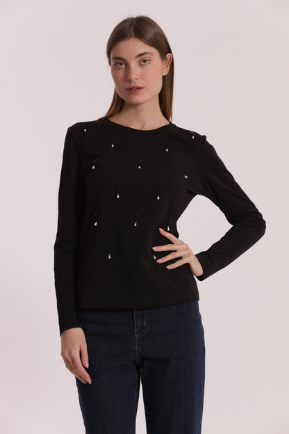 T-SHIRT CON PIOGGIA DI PERLE