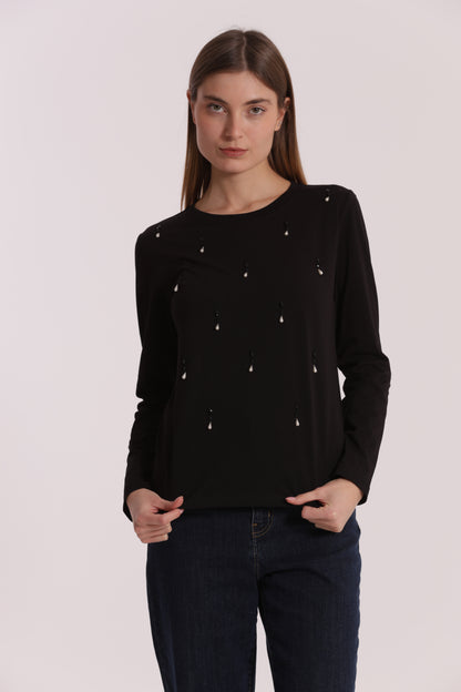 T-SHIRT CON PIOGGIA DI PERLE