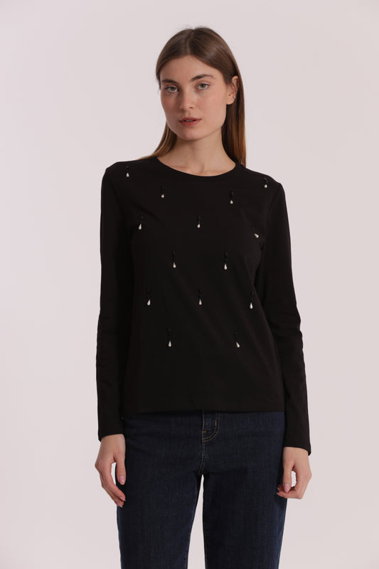T-SHIRT CON PIOGGIA DI PERLE