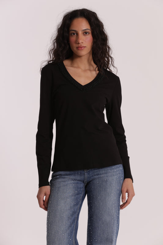 T-SHIRT SCOLLO A V CON COLLO DI PERLE