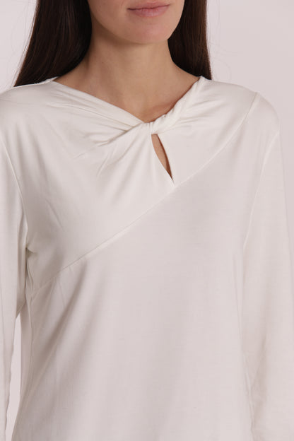 T-SHIRT CON NODO SUL DAVANTI