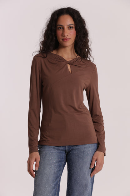 T-SHIRT CON NODO SUL DAVANTI
