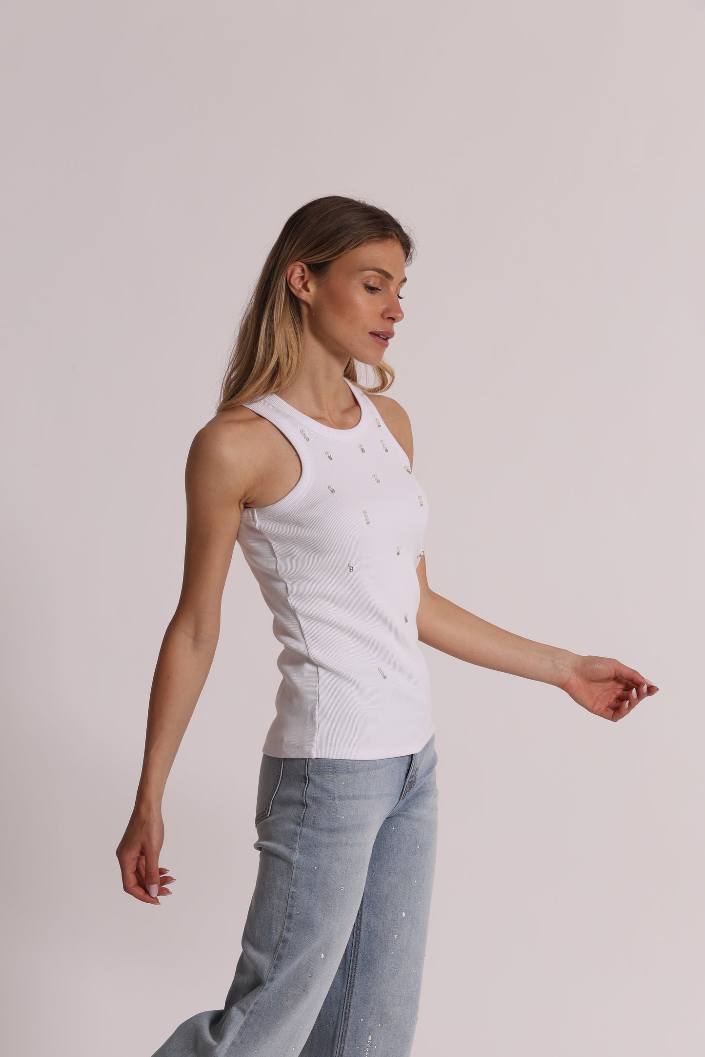 TOP CANOTTA A COSTE CON DETTAGLI IN STRASS