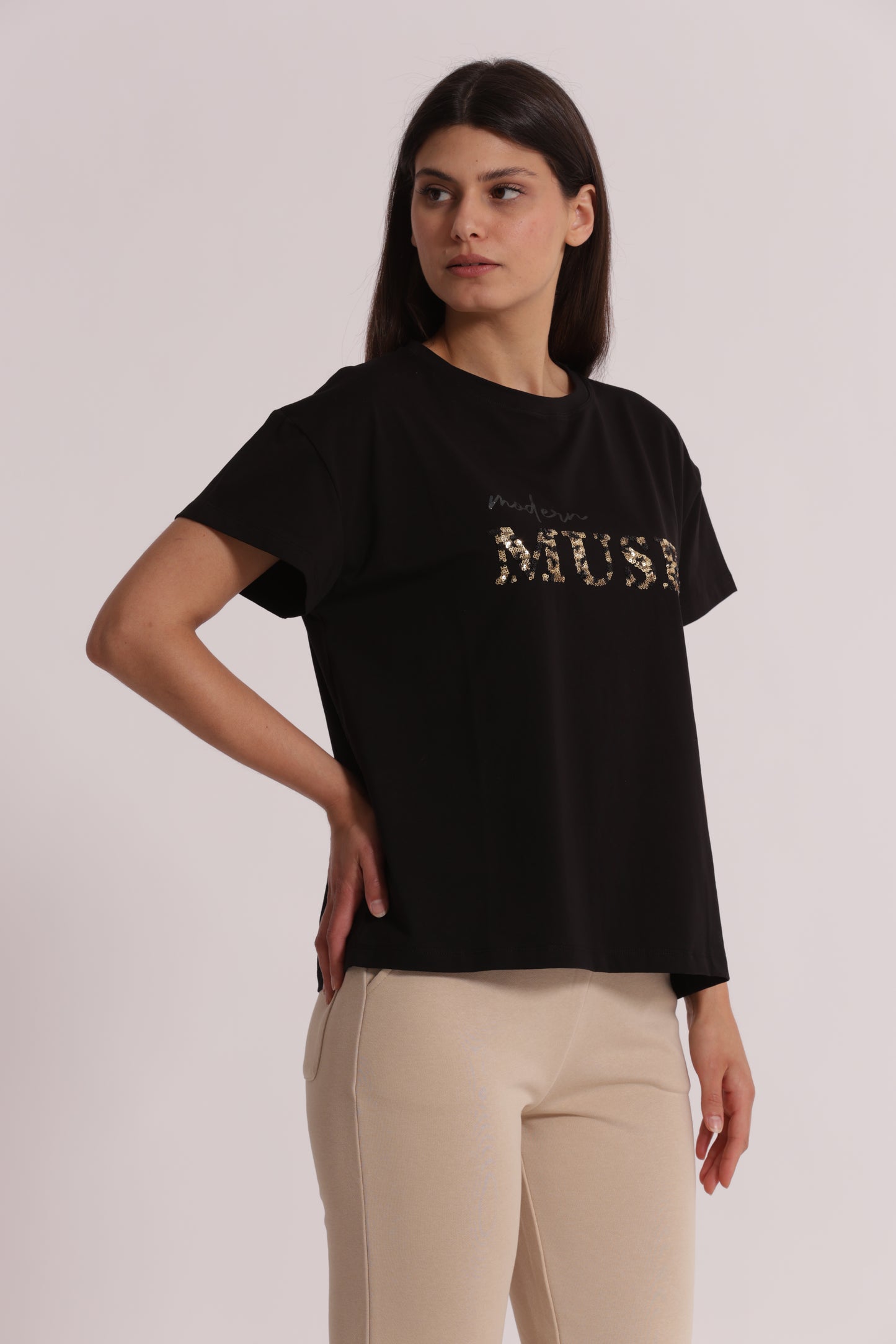T-SHIRT "MODERN MUSE" CON PAILLETTES