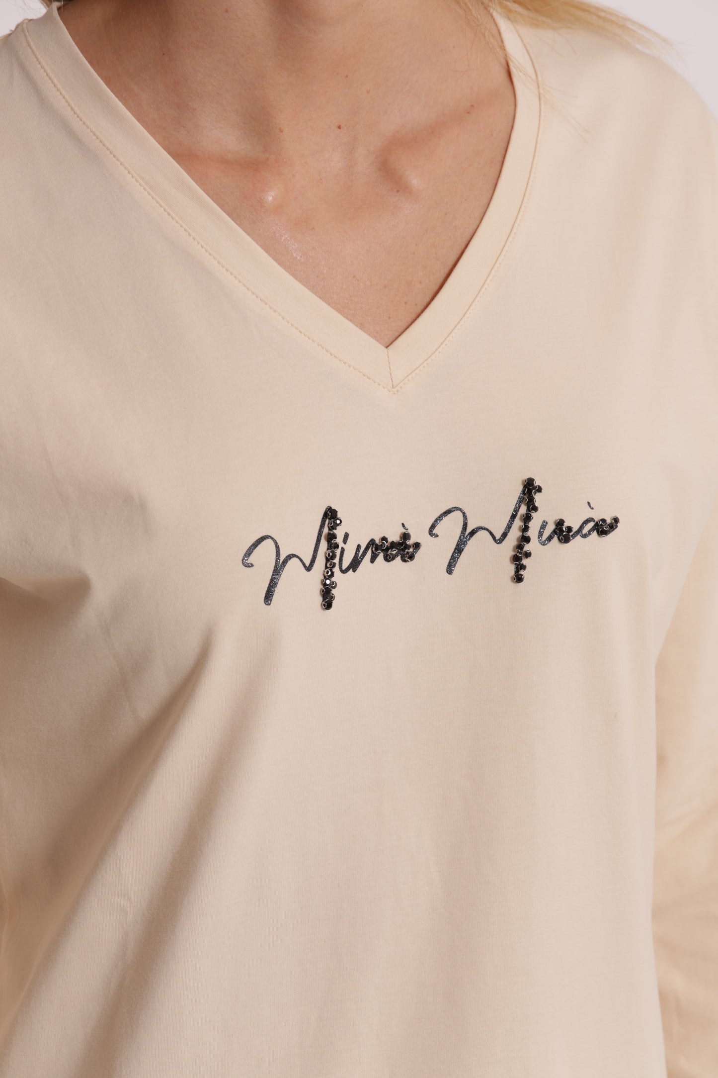 T-SHIRT "MIMI-MUA" SCOLLO A V E MANICHE LUNGHE