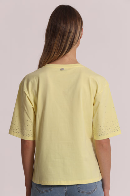T-SHIRT CON STRASS SULLE MANICHE