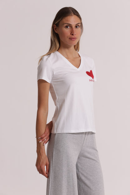 T-SHIRT CON RICAMO CUORE