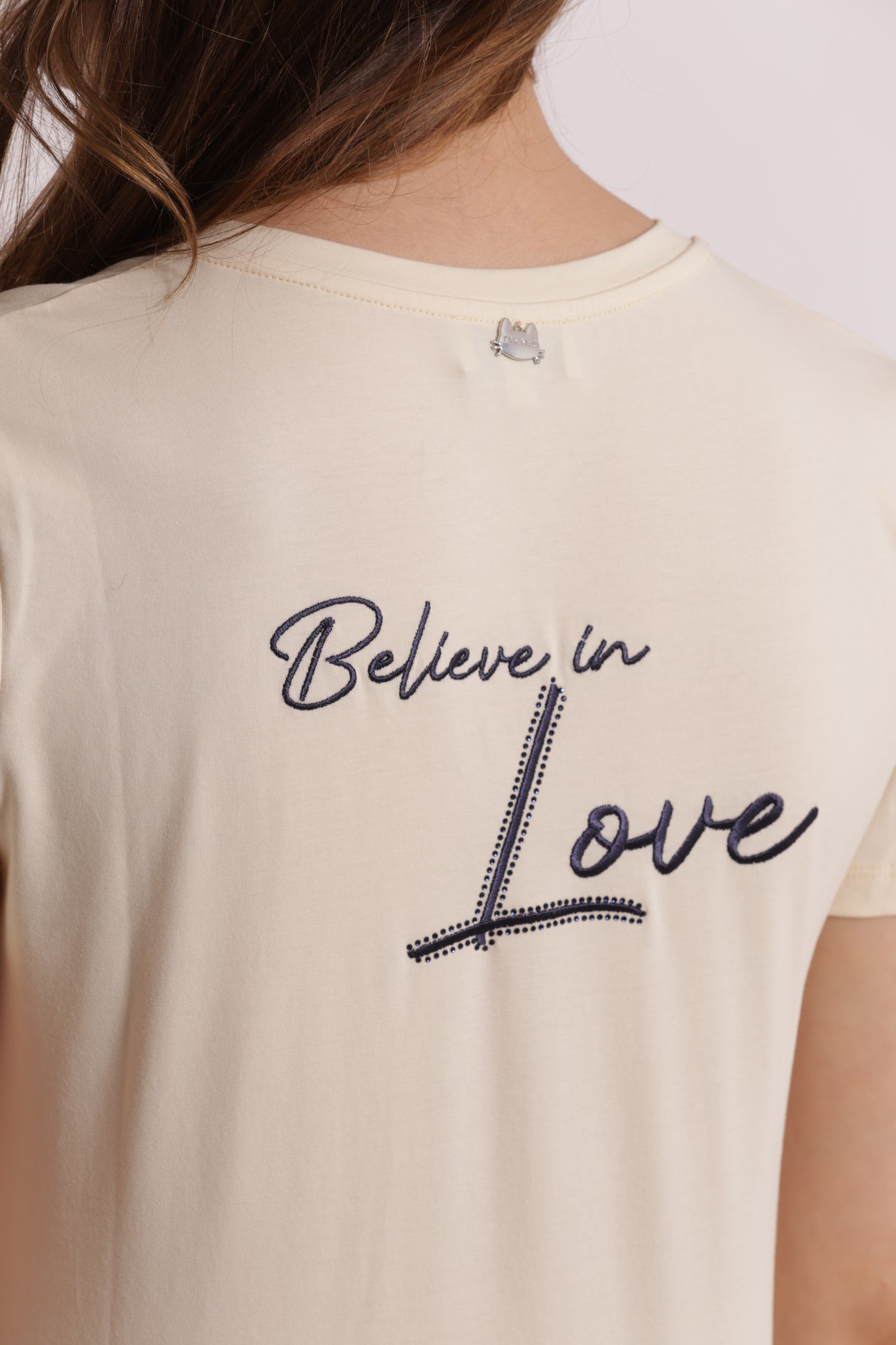 T-SHIRT CON RICAMO CUORE