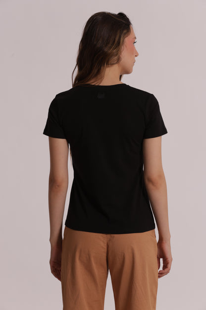 T-SHIRT BASIC CON RICAMO GATTO CON SCOLLO A V