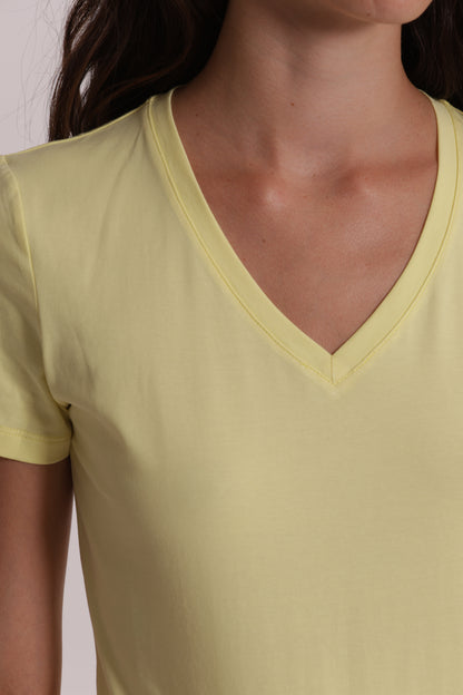 T-SHIRT BASIC CON RICAMO GATTO CON SCOLLO A V